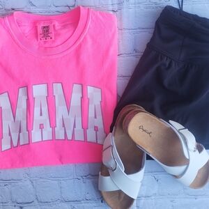Pink 'MAMA' Graphic Tee